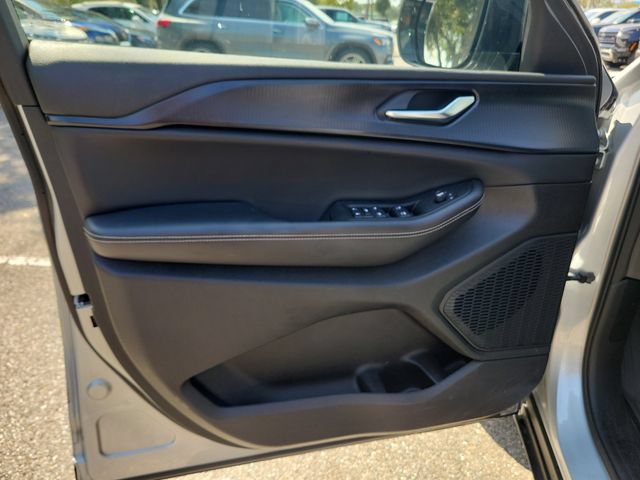 Used 2023 Jeep Grand Cherokee L Laredo RWD image 24