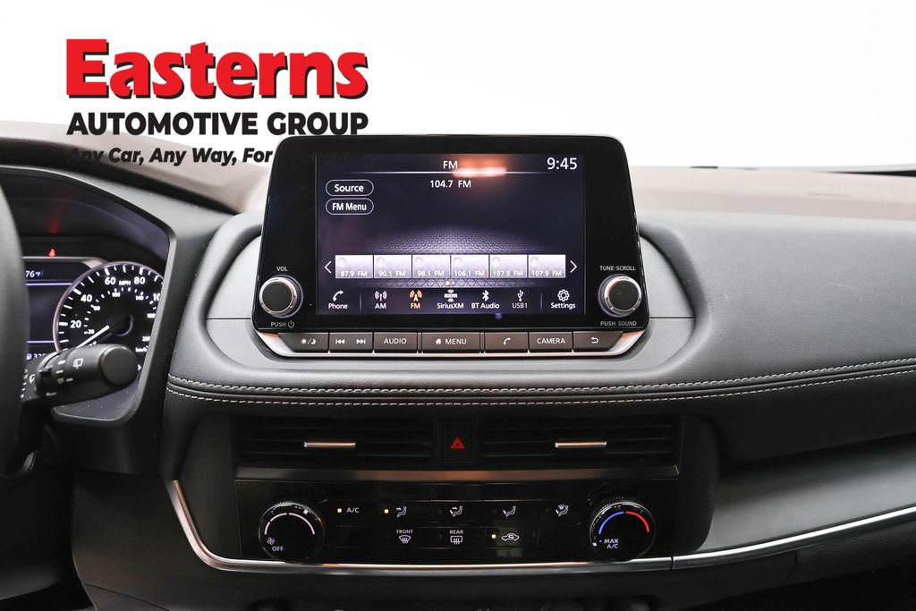 Used 2023 Nissan Rogue S AWD/4WD image 12
