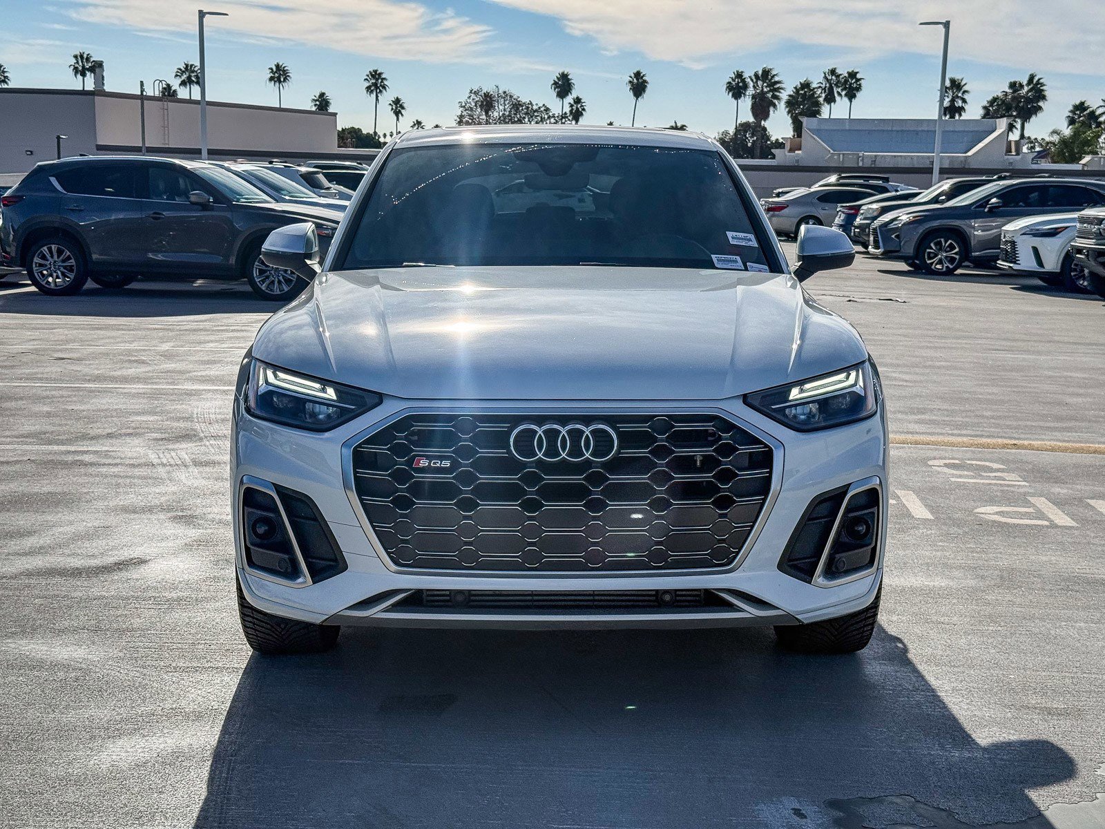 Used 2022 Audi SQ5 Premium w/ Convenience Package image 2
