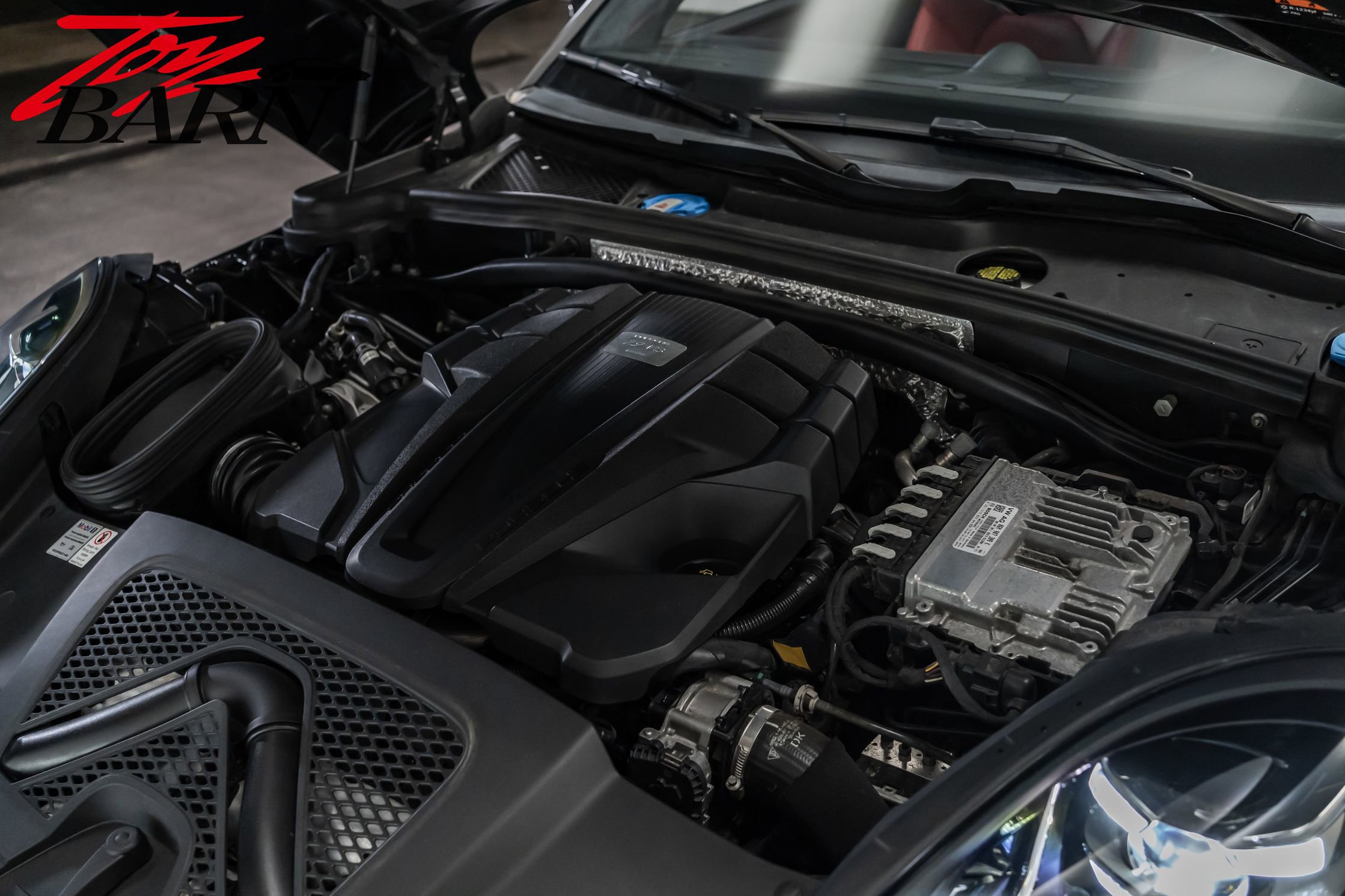 Used 2020 Porsche Macan Turbo image 53