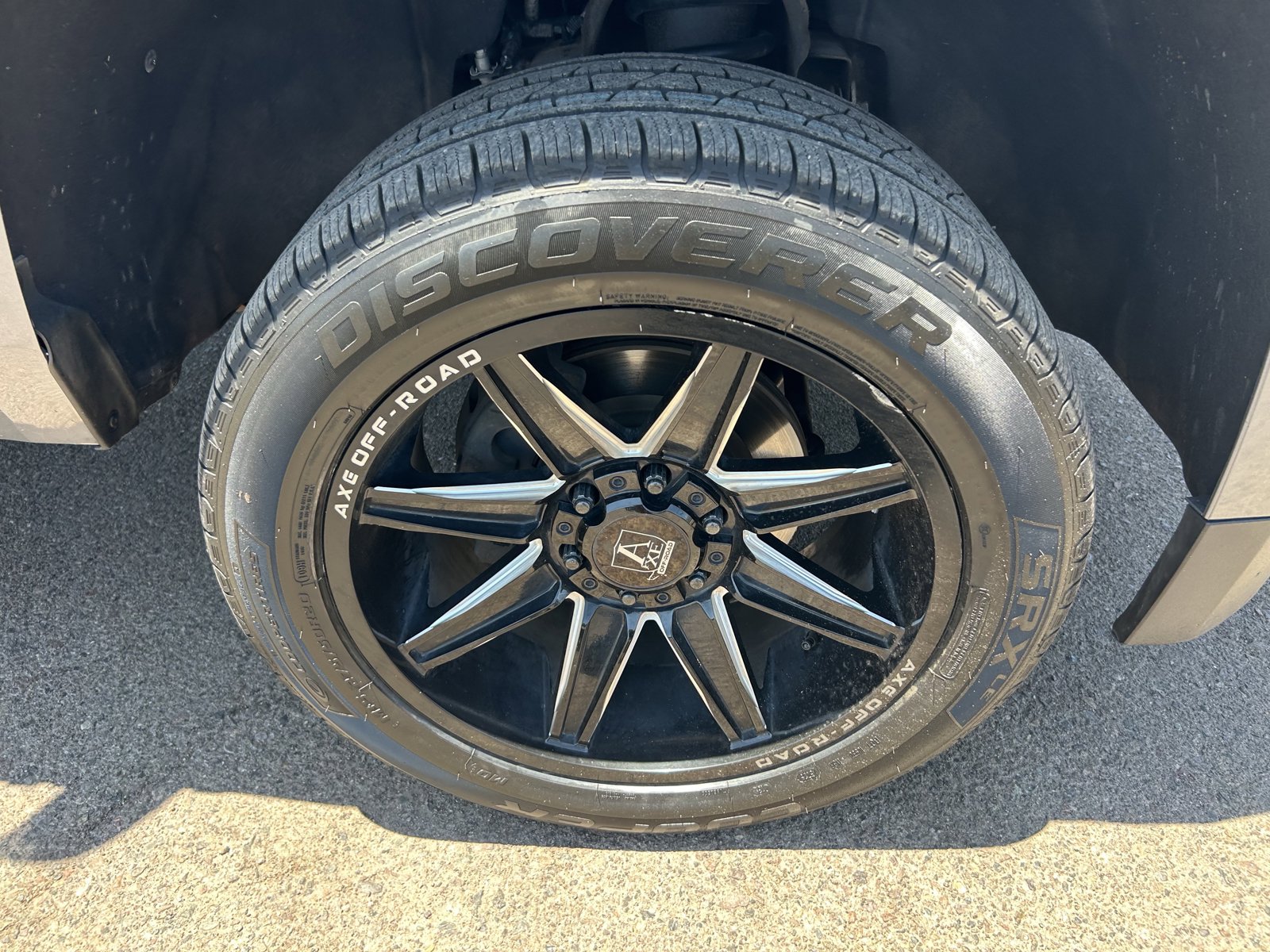 Used 2020 Chevrolet Suburban LT AWD/4WD image 9