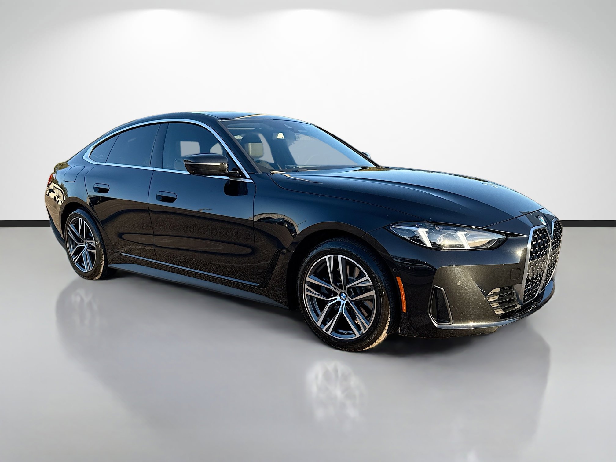 Used 2025 BMW 430i w/ Premium Package image 1