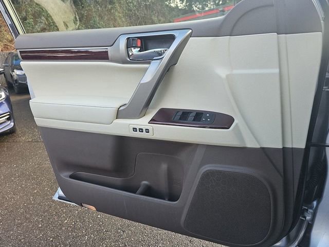 Used 2017 Lexus GX 460 image 18