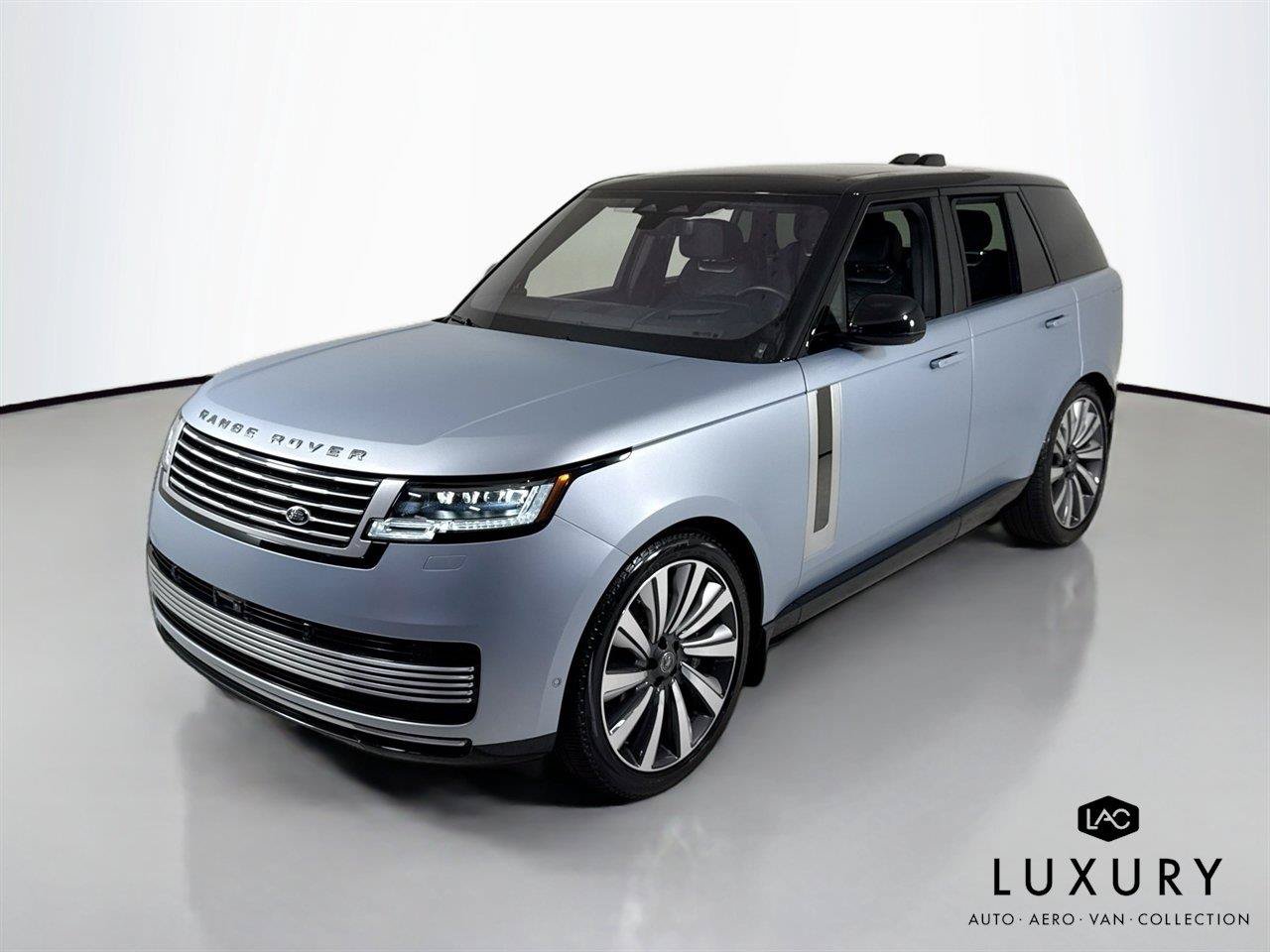Used 2023 Land Rover Range Rover SV AWD/4WD image 3