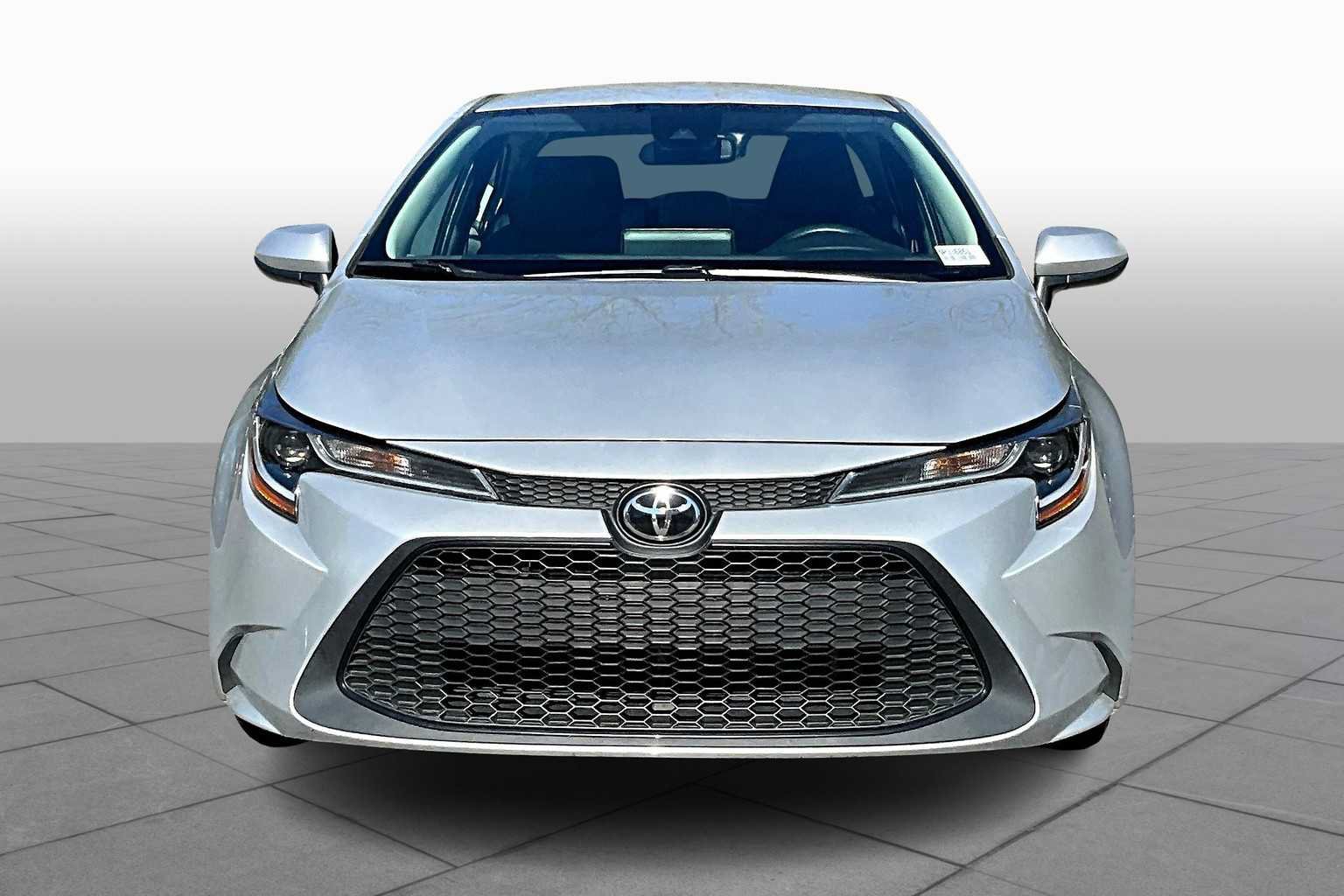 Used 2022 Toyota Corolla LE FWD image 4