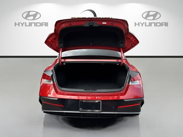 Used 2024 Hyundai Elantra Limited image 25