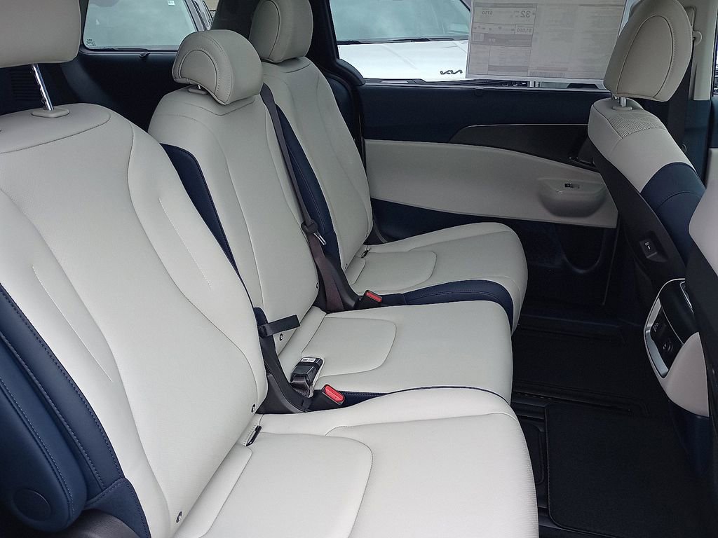 New 2026 Kia Carnival SX w/ SX Dark Edition Package image 8