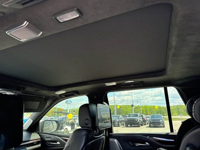 Used 2022 Cadillac Escalade Sport Platinum AWD/4WD image 9