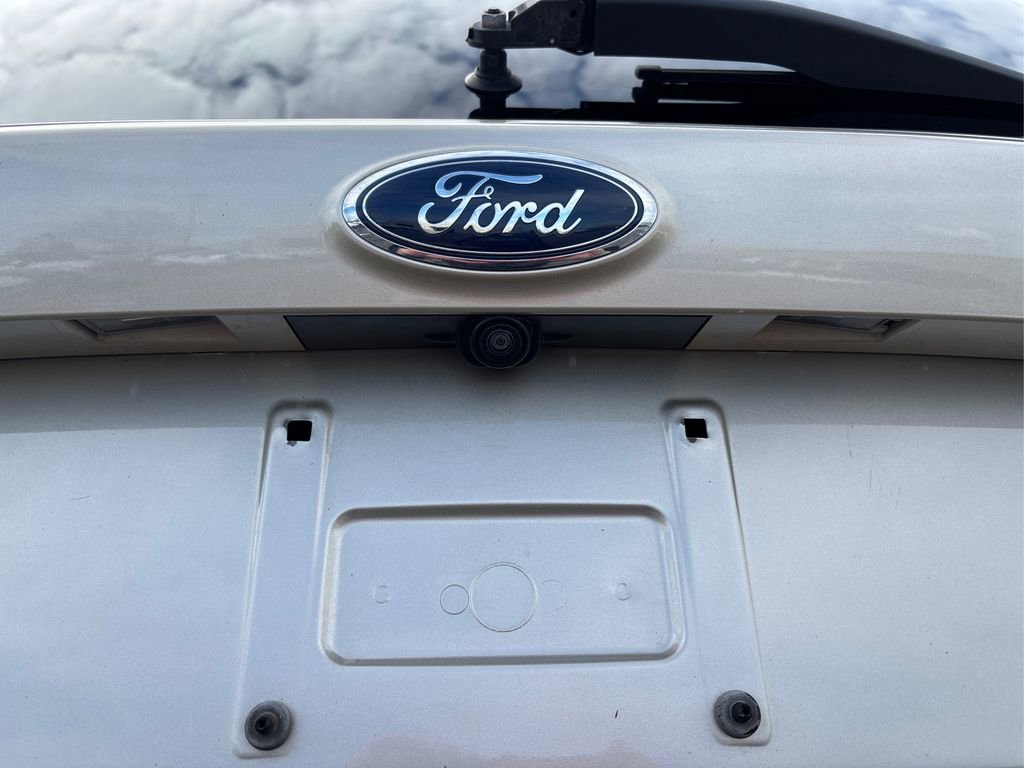 Used 2018 Ford Escape SE image 15