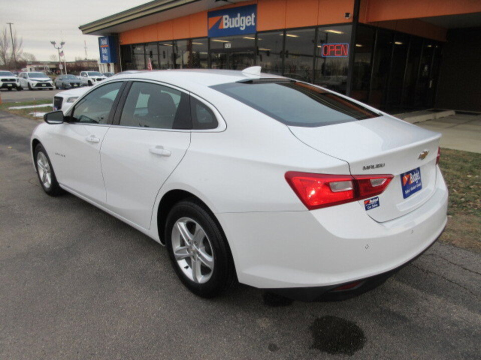 Used 2024 Chevrolet Malibu LT image 3