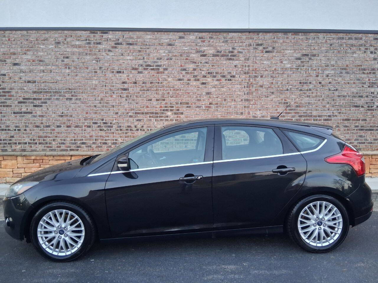 Used 2014 Ford Focus Titanium image 2