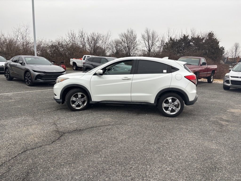 Used 2016 Honda HR-V EX image 5