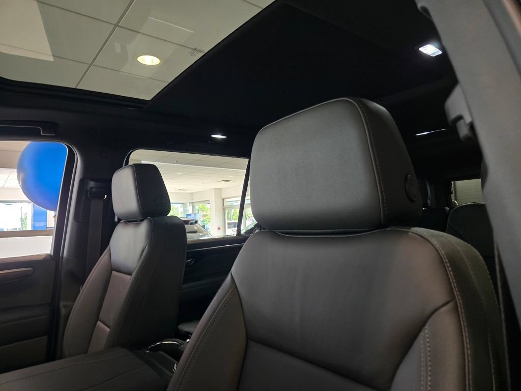New 2026 Chevrolet Suburban Z71 w/ Comfort Package AWD/4WD image 25