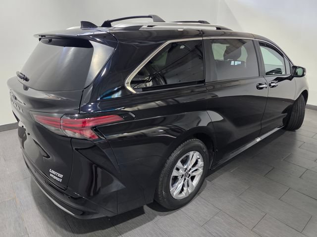 Used 2024 Toyota Sienna Limited AWD/4WD image 5