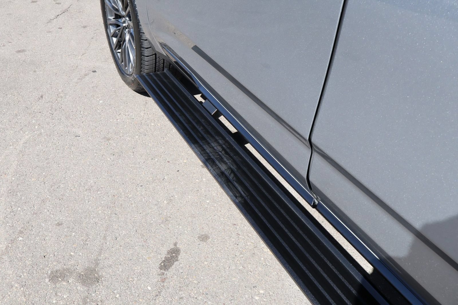 Used 2023 Cadillac Escalade V AWD/4WD image 17