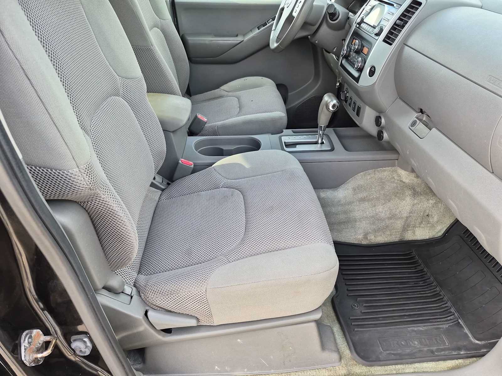 Used 2013 Nissan Frontier SV w/ SV Value Truck Pkg AWD/4WD image 20