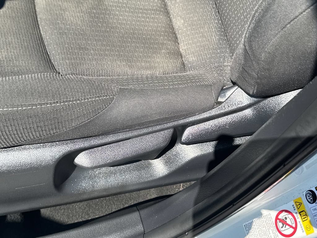 Used 2019 Toyota C-HR LE FWD image 45