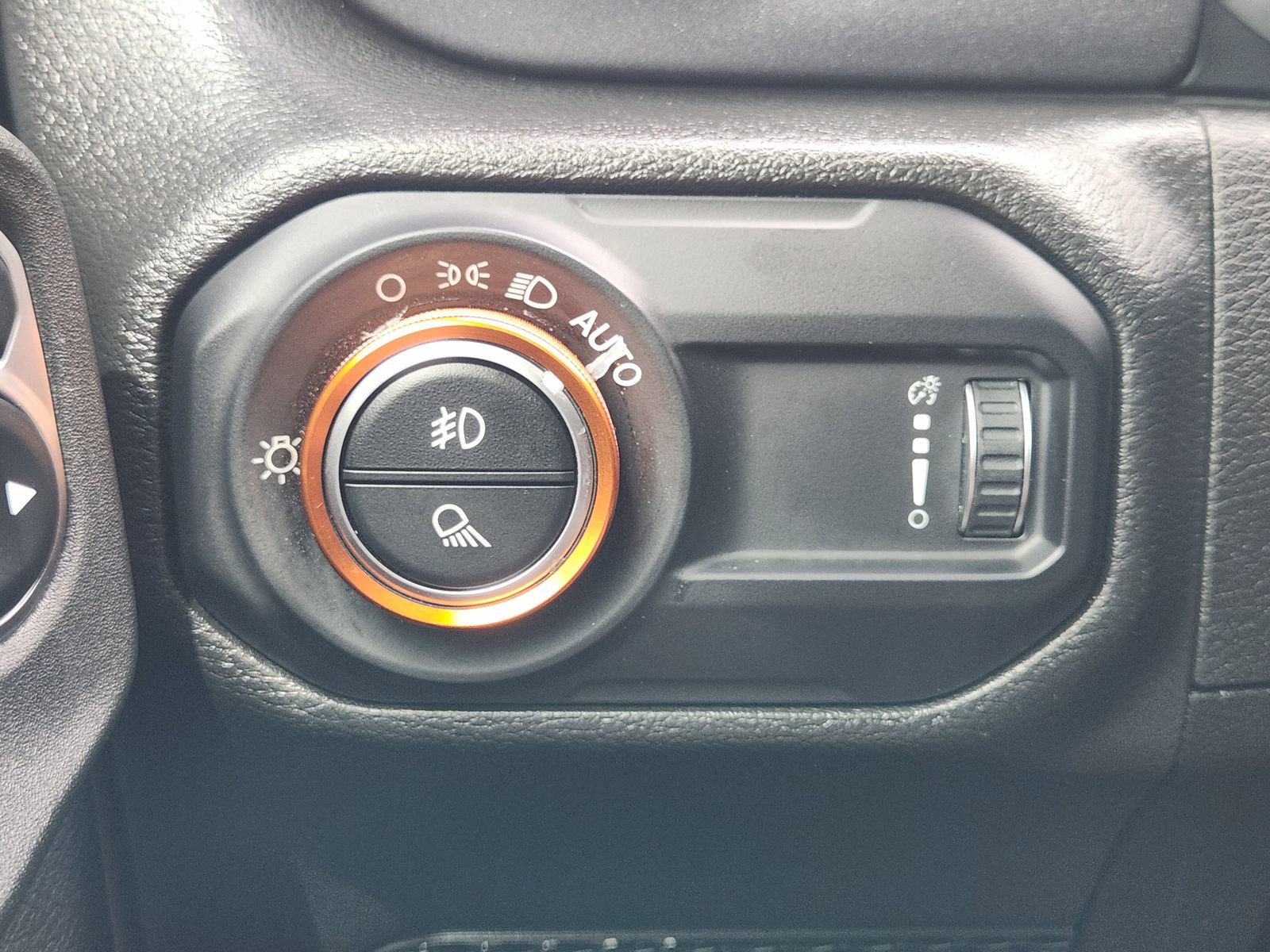 Used 2023 Jeep Gladiator Mojave w/ LED Lighting Group AWD/4WD image 24
