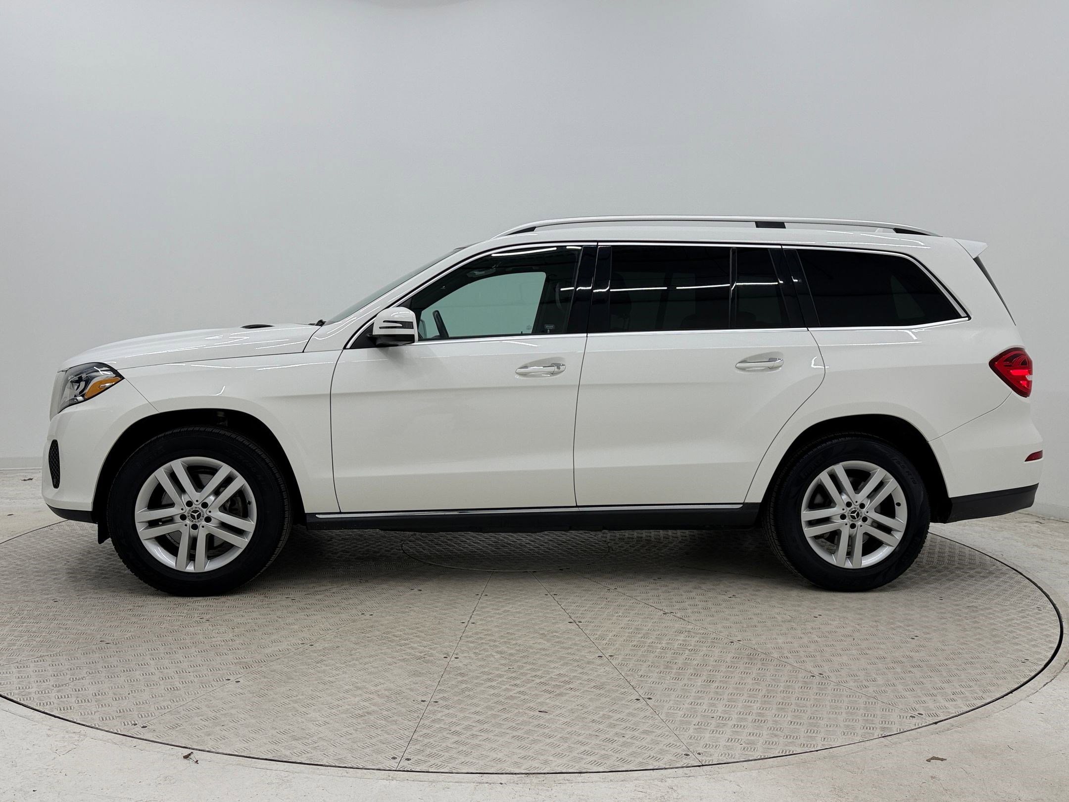 Used 2019 Mercedes-Benz GLS 450 4MATIC image 2