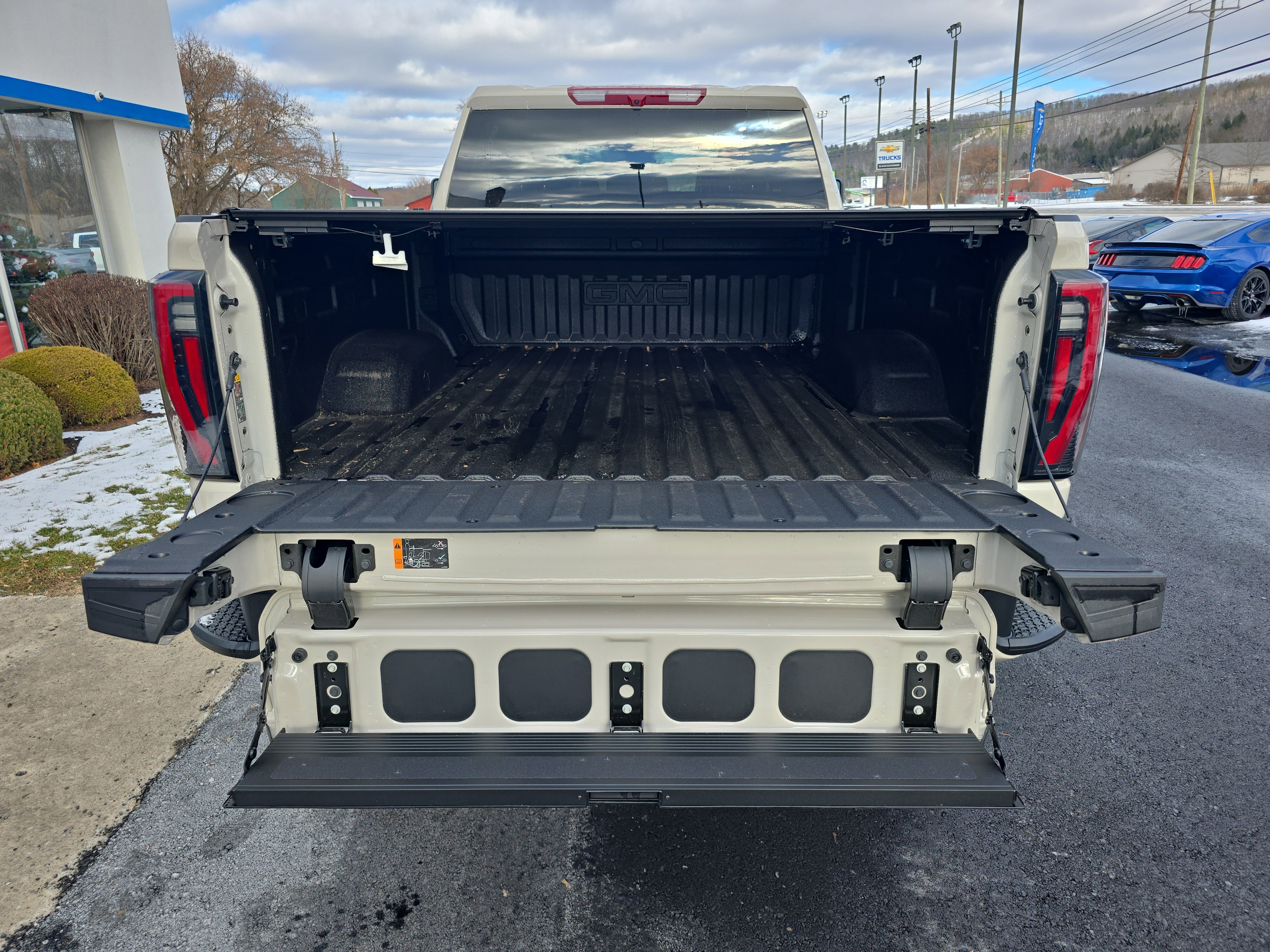 New 2026 GMC Sierra 2500 AT4 image 5