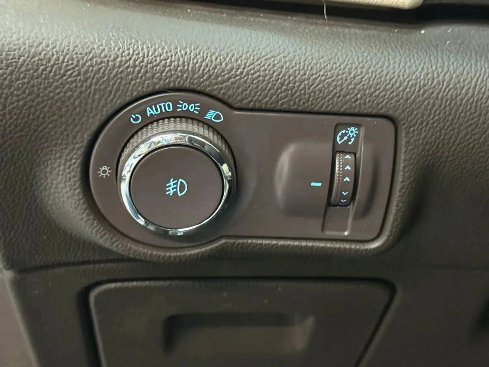 Used 2015 Buick Verano Convenience FWD image 27