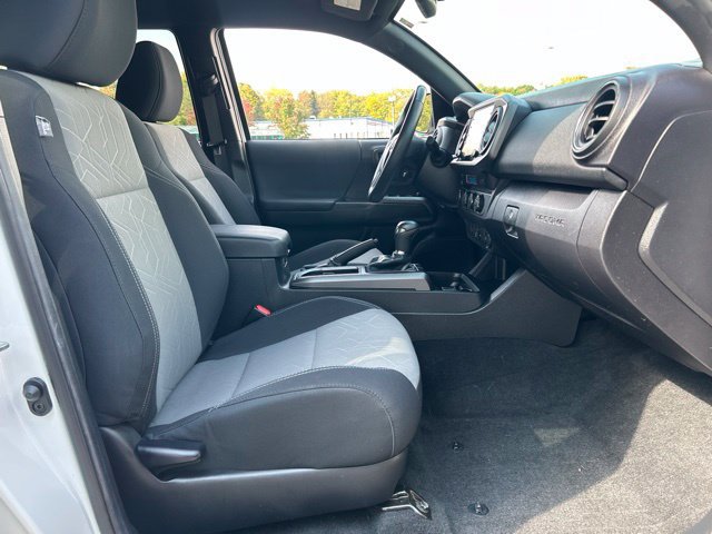 Certified 2023 Toyota Tacoma TRD Off-Road AWD/4WD image 24