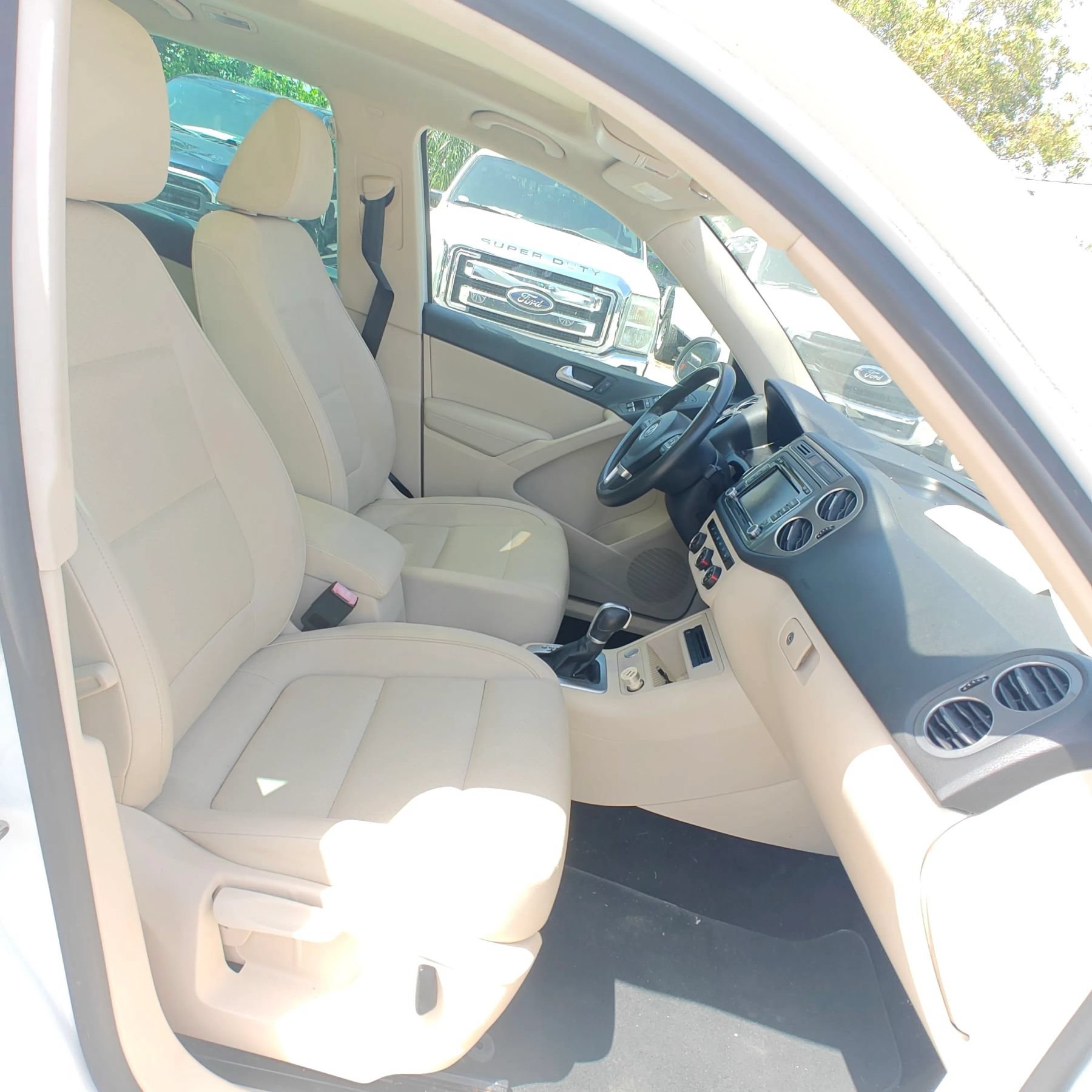 Used 2015 Volkswagen Tiguan SE FWD image 15