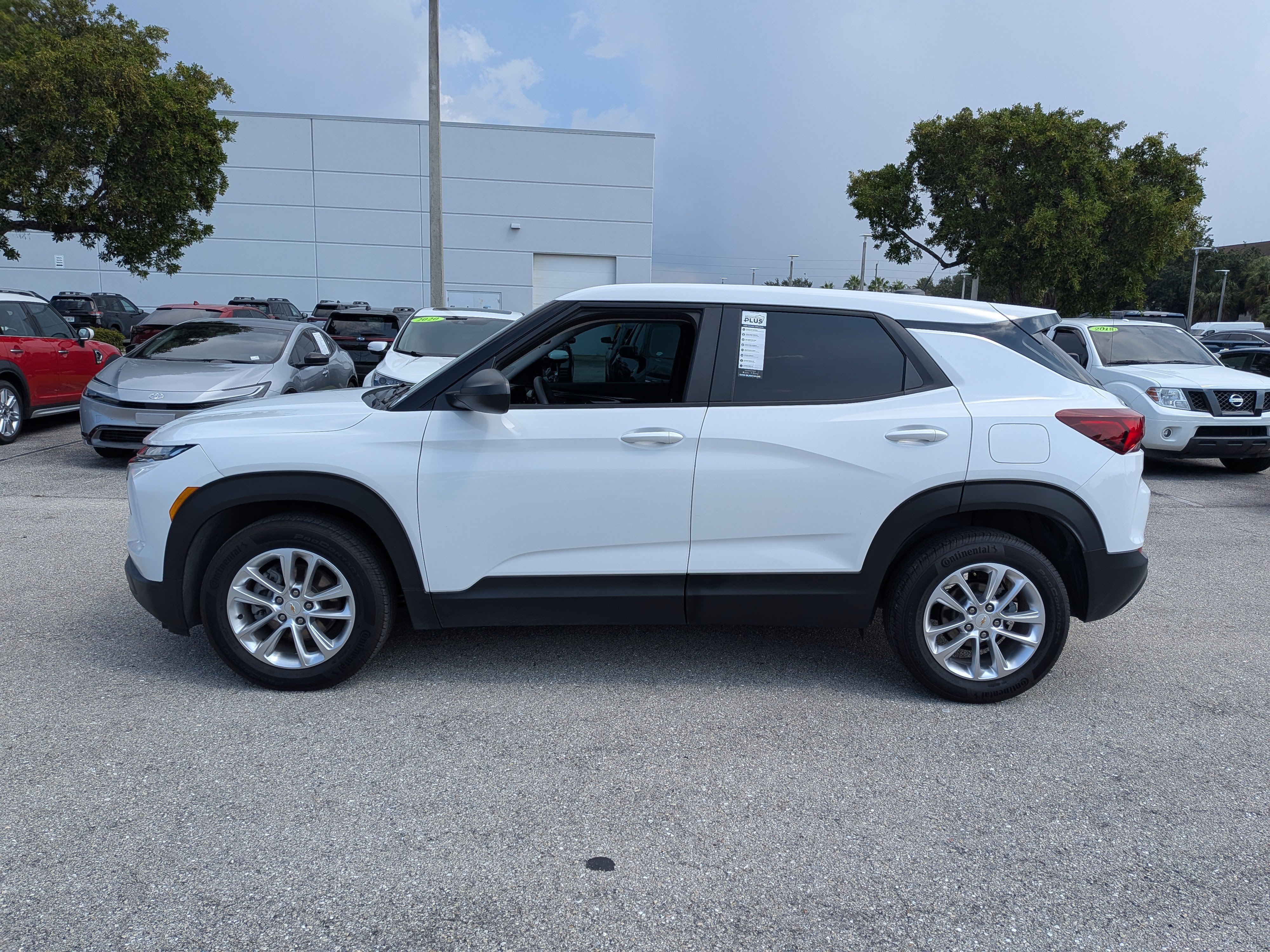 Used 2025 Chevrolet TrailBlazer LS w/ LS Convenience Package FWD image 7