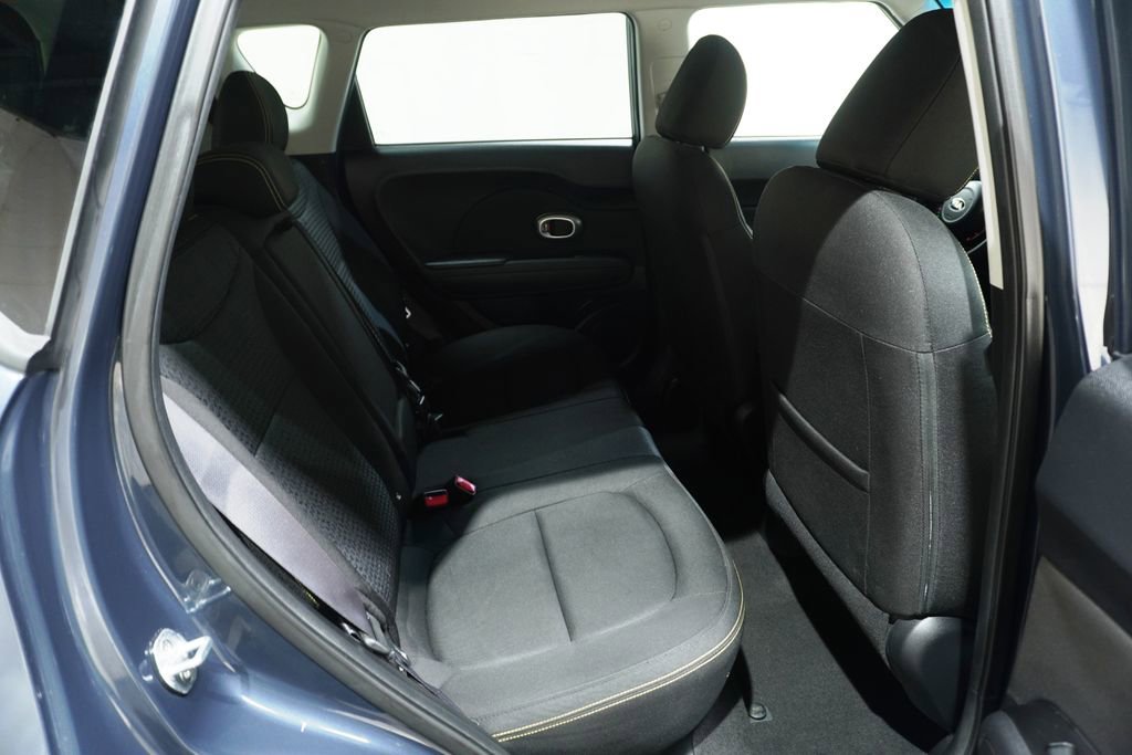 Used 2016 Kia Soul + FWD image 13