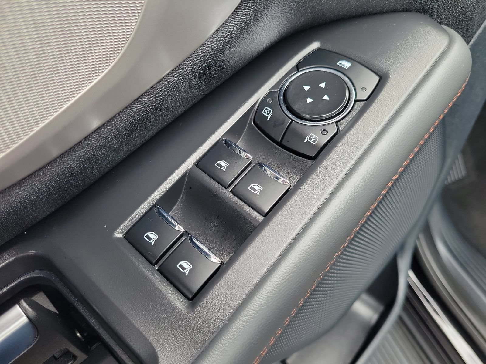 Certified 2025 Ford Expedition Active AWD/4WD image 17