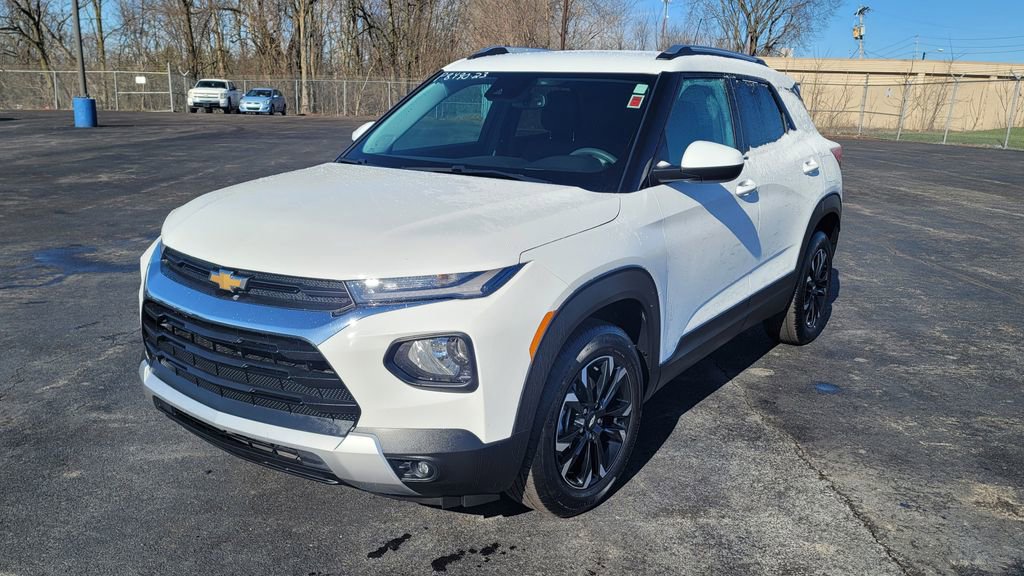 Used 2023 Chevrolet TrailBlazer LT w/ Convenience Package image 3
