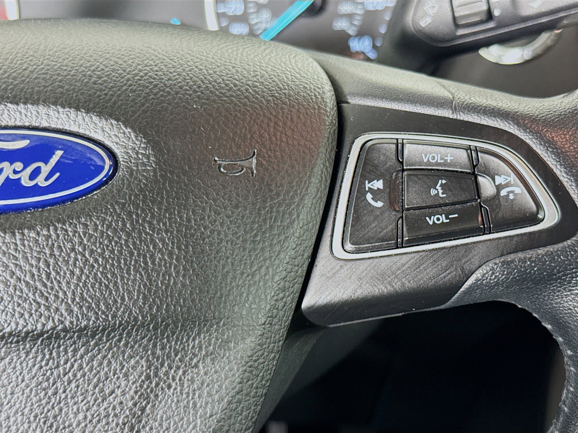 Used 2020 Ford EcoSport SE w/ SE Convenience Package image 14