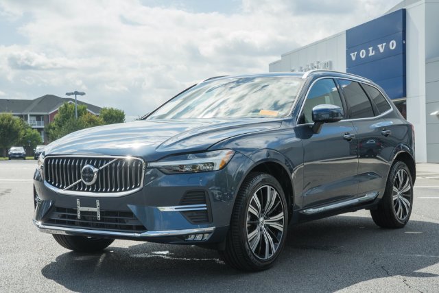 Certified 2023 Volvo XC60 B5 Plus w/ Climate Package AWD/4WD image 3