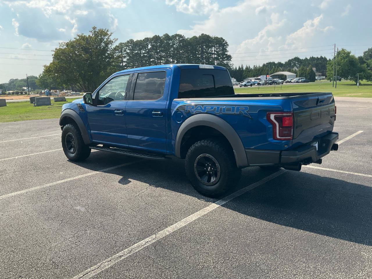 Used 2017 Ford F150 Raptor w/ Equipment Group 802A Luxury AWD/4WD image 8