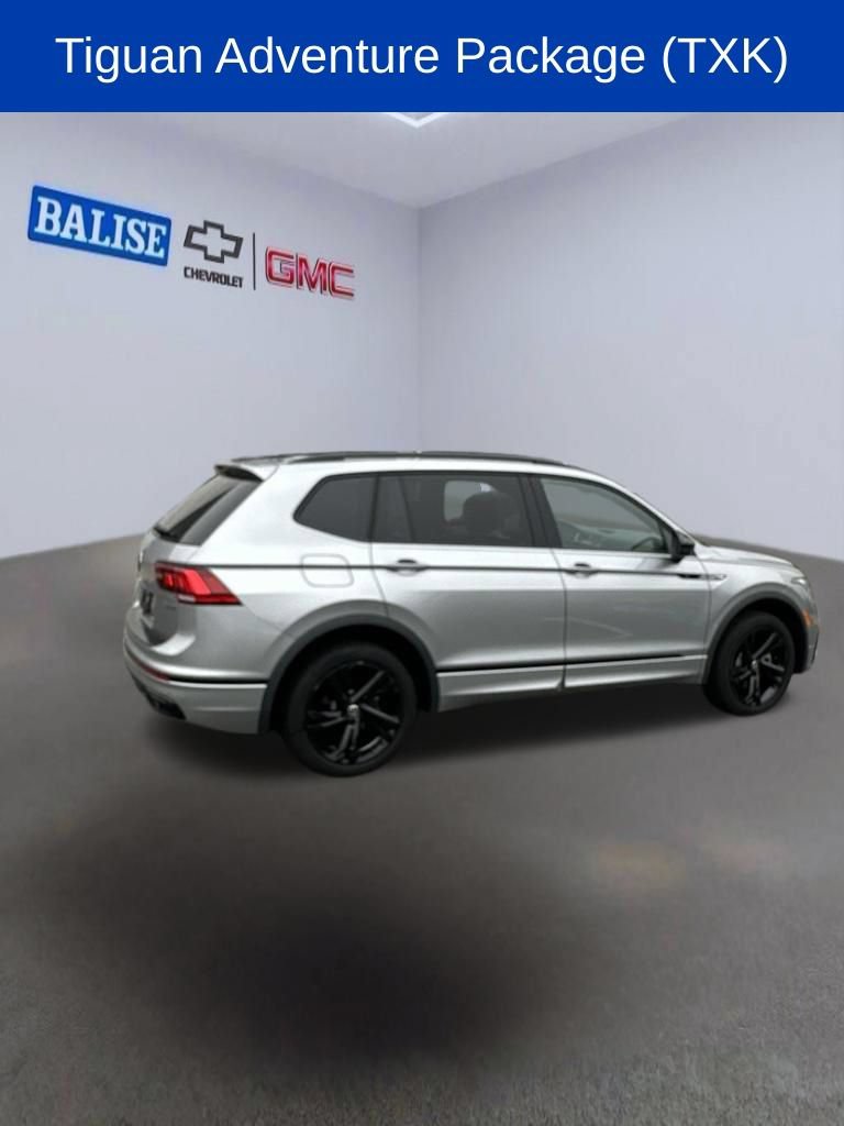 Used 2024 Volkswagen Tiguan SE R-Line AWD/4WD image 4