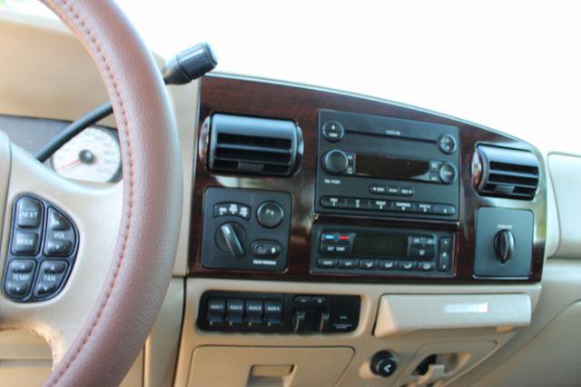 Used 2006 Ford F250 Lariat AWD/4WD image 24
