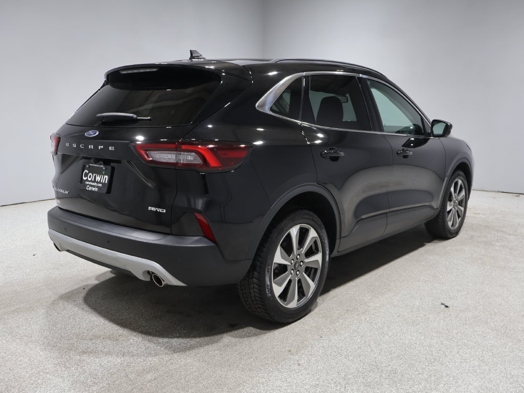 Used 2023 Ford Escape Platinum AWD/4WD image 2