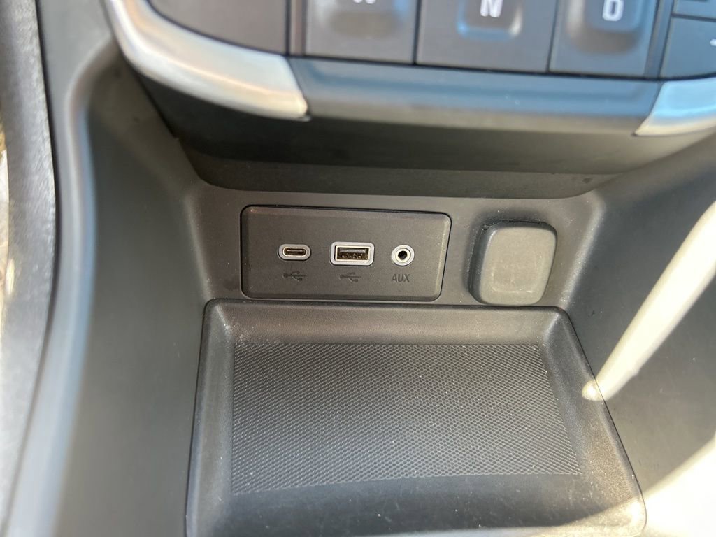 Used 2024 GMC Terrain SLE image 24