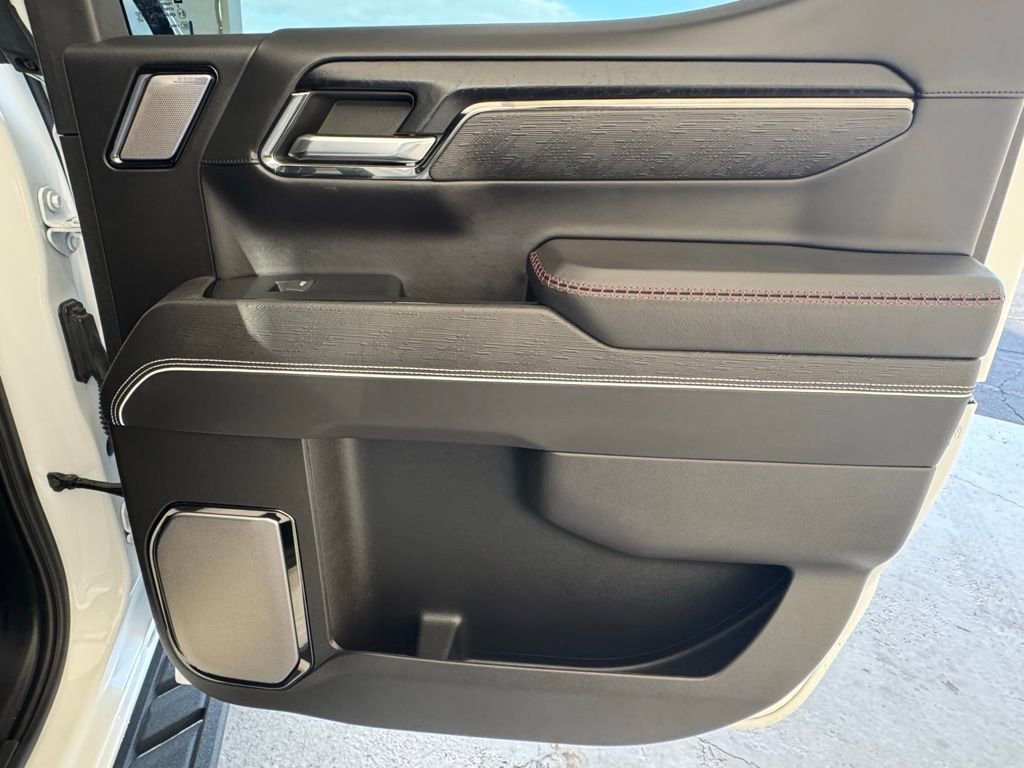 Used 2024 GMC Sierra 1500 AT4X image 17