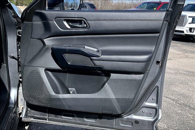 Used 2024 Nissan Pathfinder SV image 28