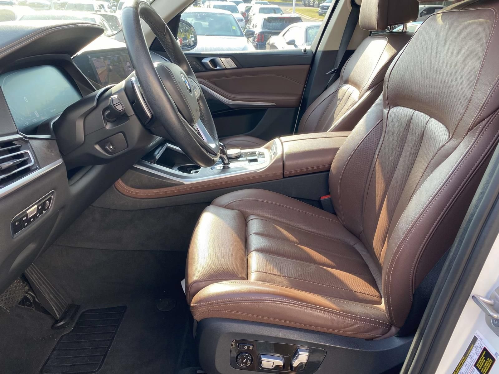 Used 2021 BMW X7 xDrive40i w/ Luxury Seating Package AWD/4WD image 16