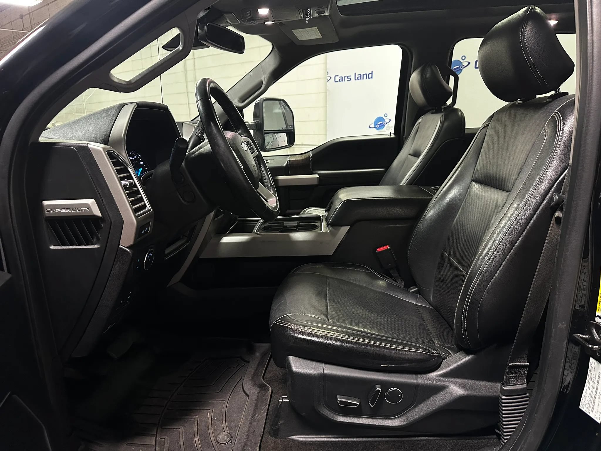 Used 2017 Ford F250 Lariat w/ Lariat Ultimate Package AWD/4WD image 11