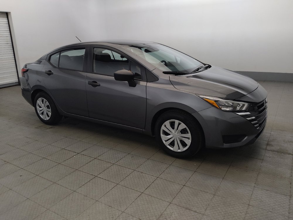 Used 2025 Nissan Versa S FWD image 11