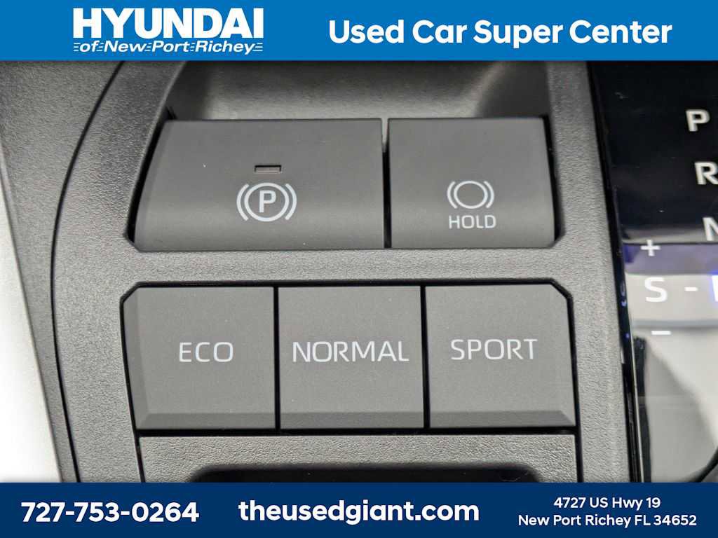 Used 2025 Toyota RAV4 Limited w/ Advanced Technology Package image 33