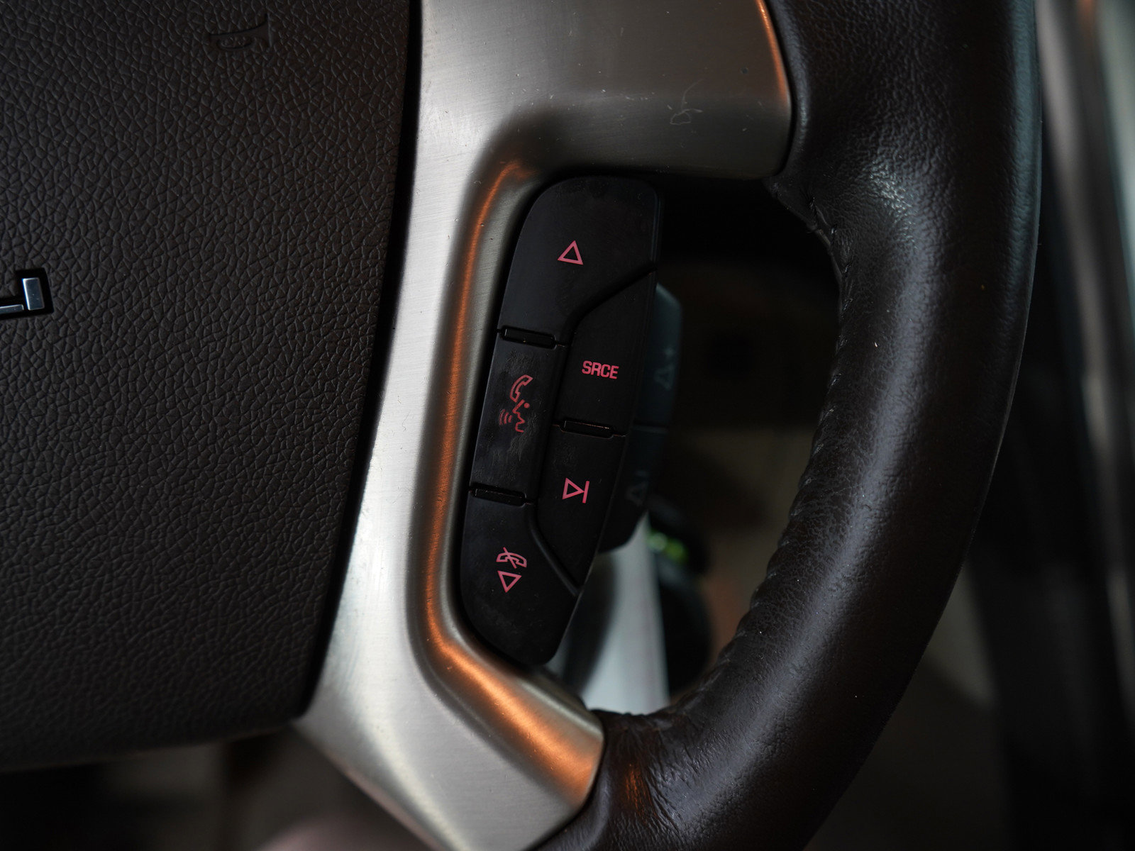 Used 2015 GMC Acadia Denali image 25