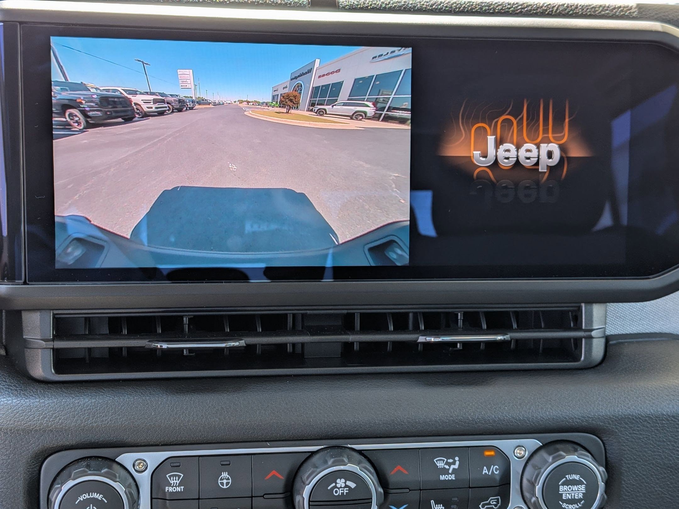 New 2025 Jeep Gladiator Sport image 18