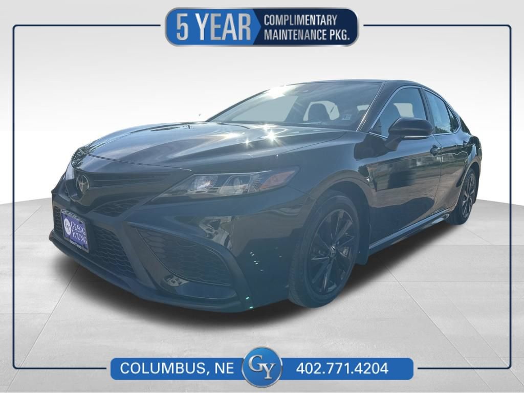 Used 2021 Toyota Camry SE FWD image 1