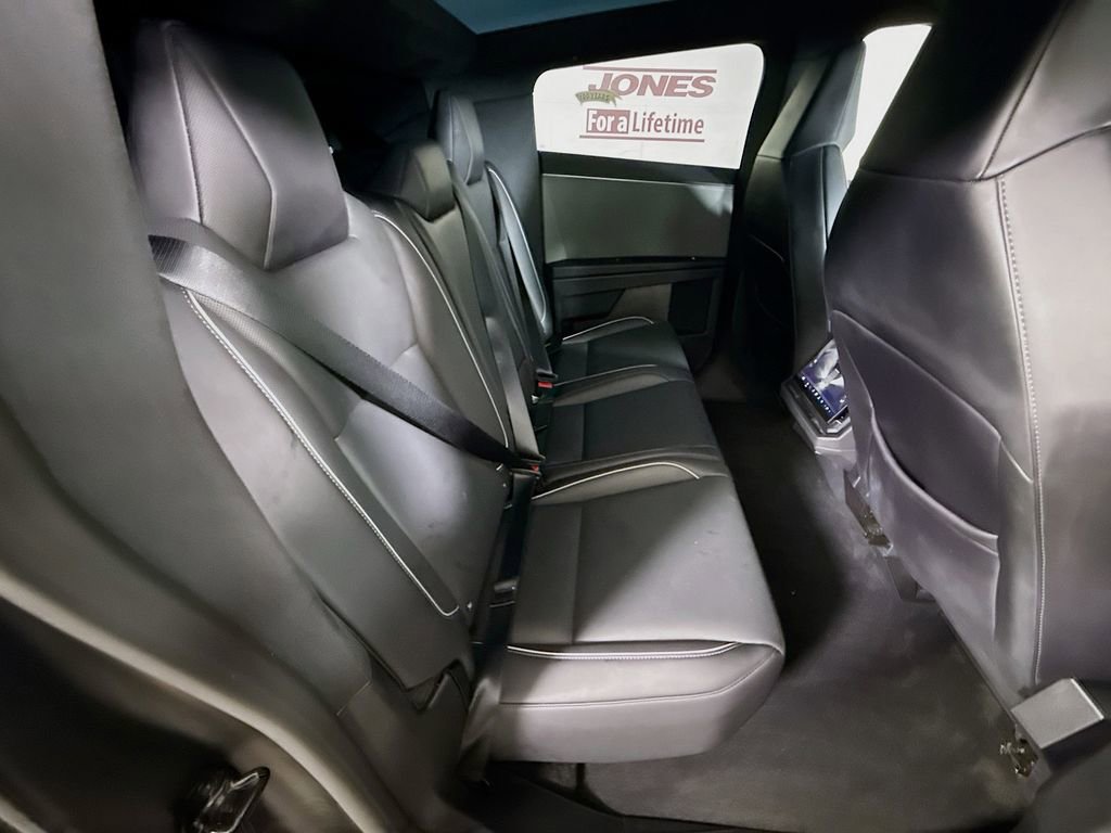 Used 2024 Tesla Cybertruck AWD Crew Cab image 29