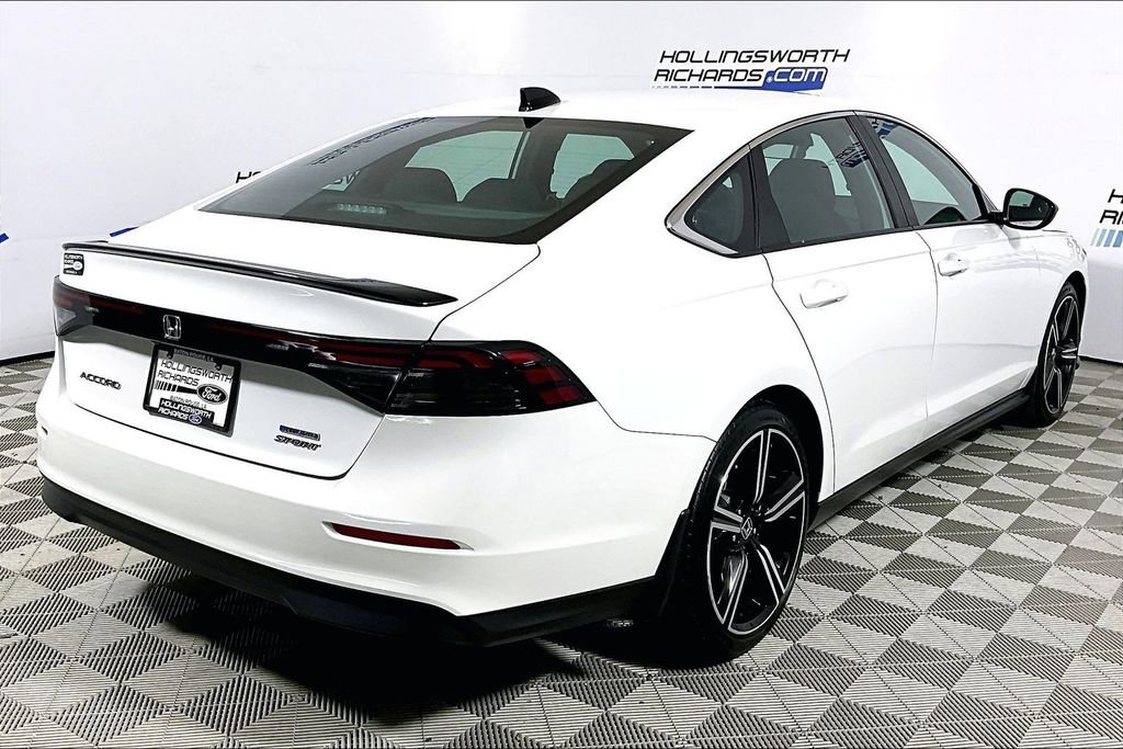 Used 2024 Honda Accord Sport image 9
