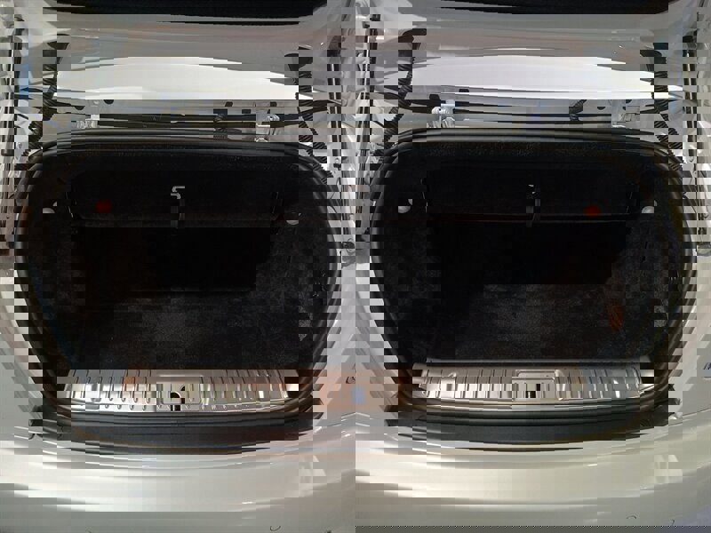 Used 2018 Rolls-Royce Dawn image 25